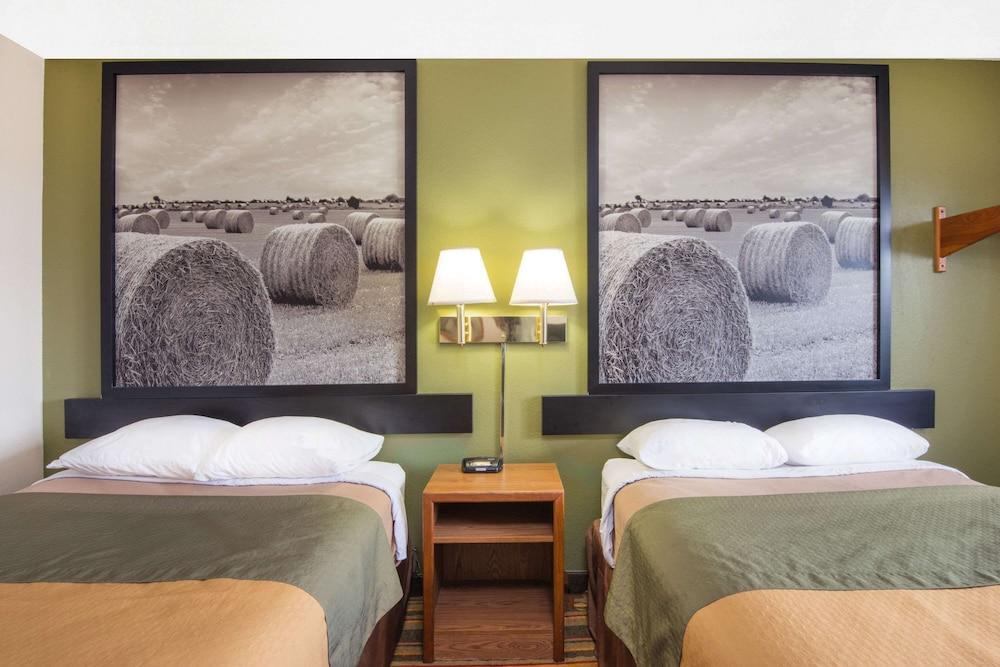 Super 8 By Wyndham El Dorado Hotel Bagian luar foto