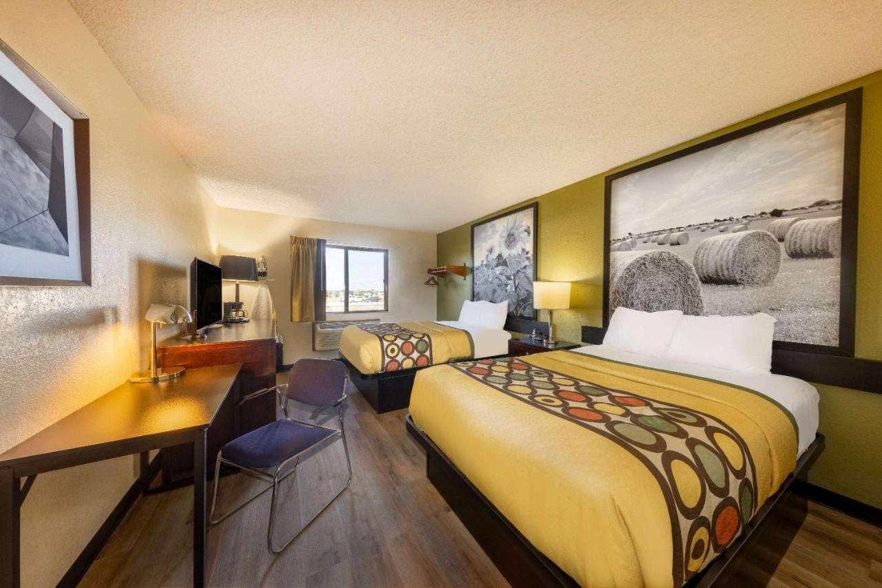Super 8 By Wyndham El Dorado Hotel Bagian luar foto